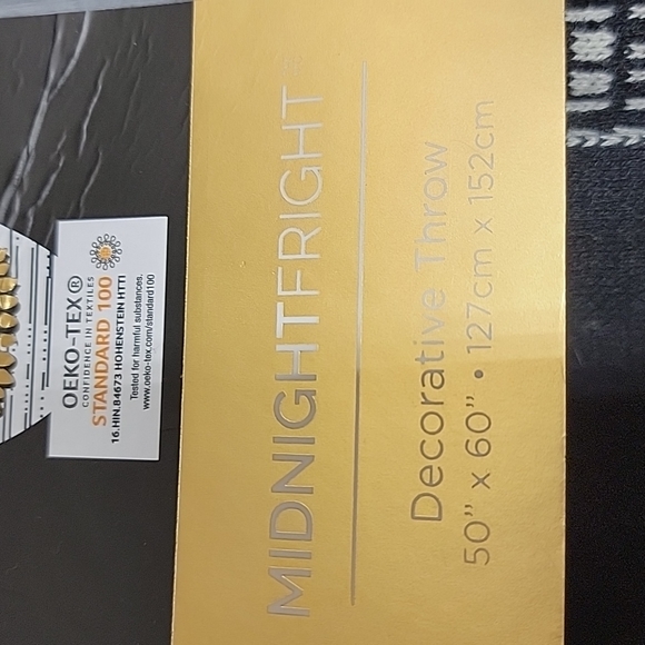 NWT Midnight Fright Cat Eye Glasses Skull Blanket Throw hanger not included - Picture 8 of 8